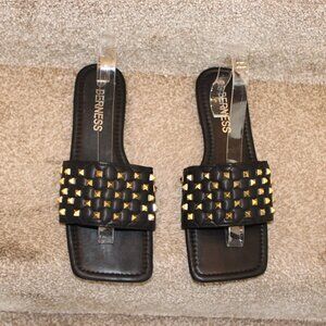 Berness Black Studded Slide Sandals Size 8 Gold Pyramid Stud Square Toe